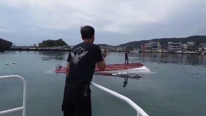 과적 양식장 관리선 전복...승선원 모두 구조 / YTN