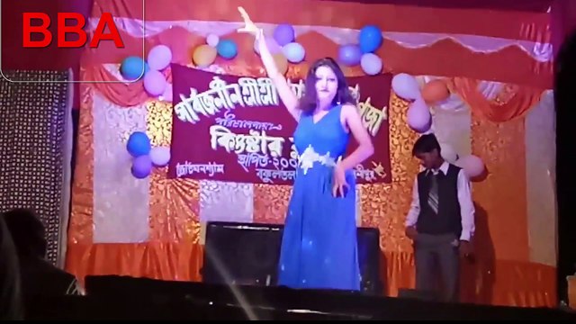 দেখুন রাতেরবেলা রঙ্গমঞ্চে কি রকম নাচ হয় এটা হলো যাত্রার নামে শয়তানি করা