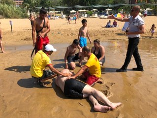 Eşi ile Oğlunun Kurtarılmasını Gözyaşları ile İzledi