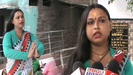 यूपी: किन्नरों ने किया अनोखा विरोध प्रदर्शन, सभी राजनैतिक पार्टियों का किया विरोध