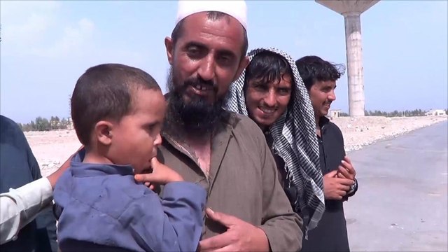 جندي أفغاني يعود لأسرته بعد سنتين من دفنه