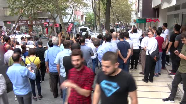 İstanbul Kağıthane'de Şüpheli Valizden Görüntü Almak İçin Birbirleriyle Yarıştılar