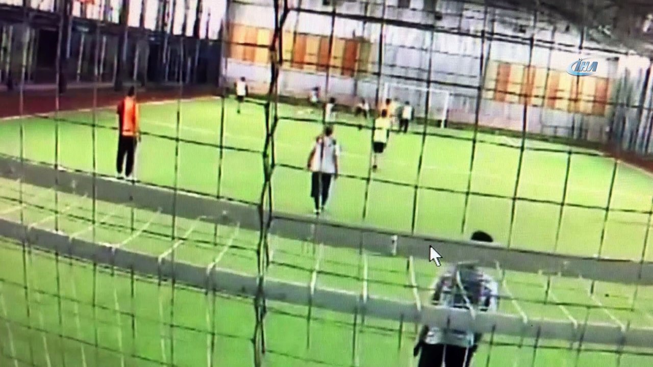 olum onu hali sahada yakaladi genc ogretmenin kalp krizi gecirdigi anlar kamerada dailymotion video