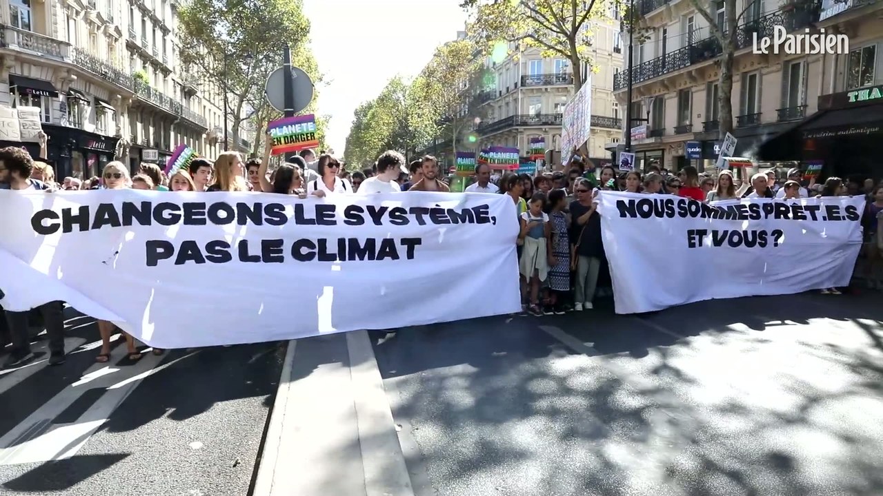 Paris: des milliers de marcheurs dans les rues « pour le climat »