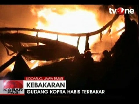 Sebuah Gudang di Sidoarjo Hangus Terbakar