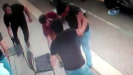 Kalaşnikoflu soygun girişimi kamerada