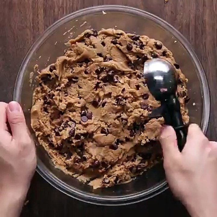 Dieser simple Cookie-Teig eignet sich super zum Aufbewahren. Das ganze Rezept gibt es hier:  [Angebot von BuzzFeed] Das Tasty-Kochbuch gibt es jetzt auch auf