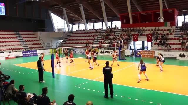 Avrupa 19 Yaş Altı Kadınlar Voleybol Şampiyonası'nda İtalya'ya Yenildik