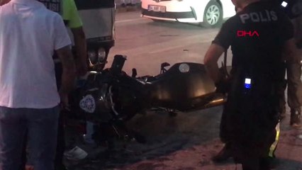 Sakarya Kamyonetin Çarptığı Polisler Kol Kola Tutunup Birbirine Güç Verdi