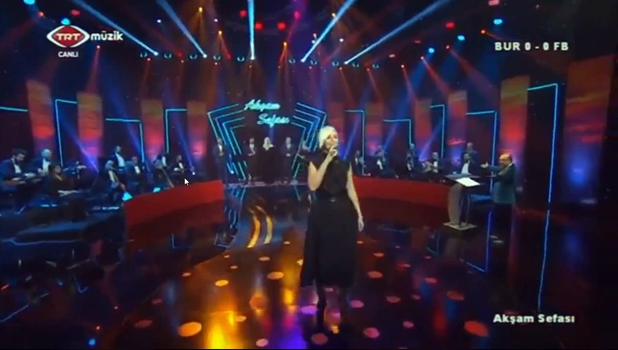 AYŞE EKİZ HER MEVSİM İÇİMDEN GELİR GEÇERSİN CANLI