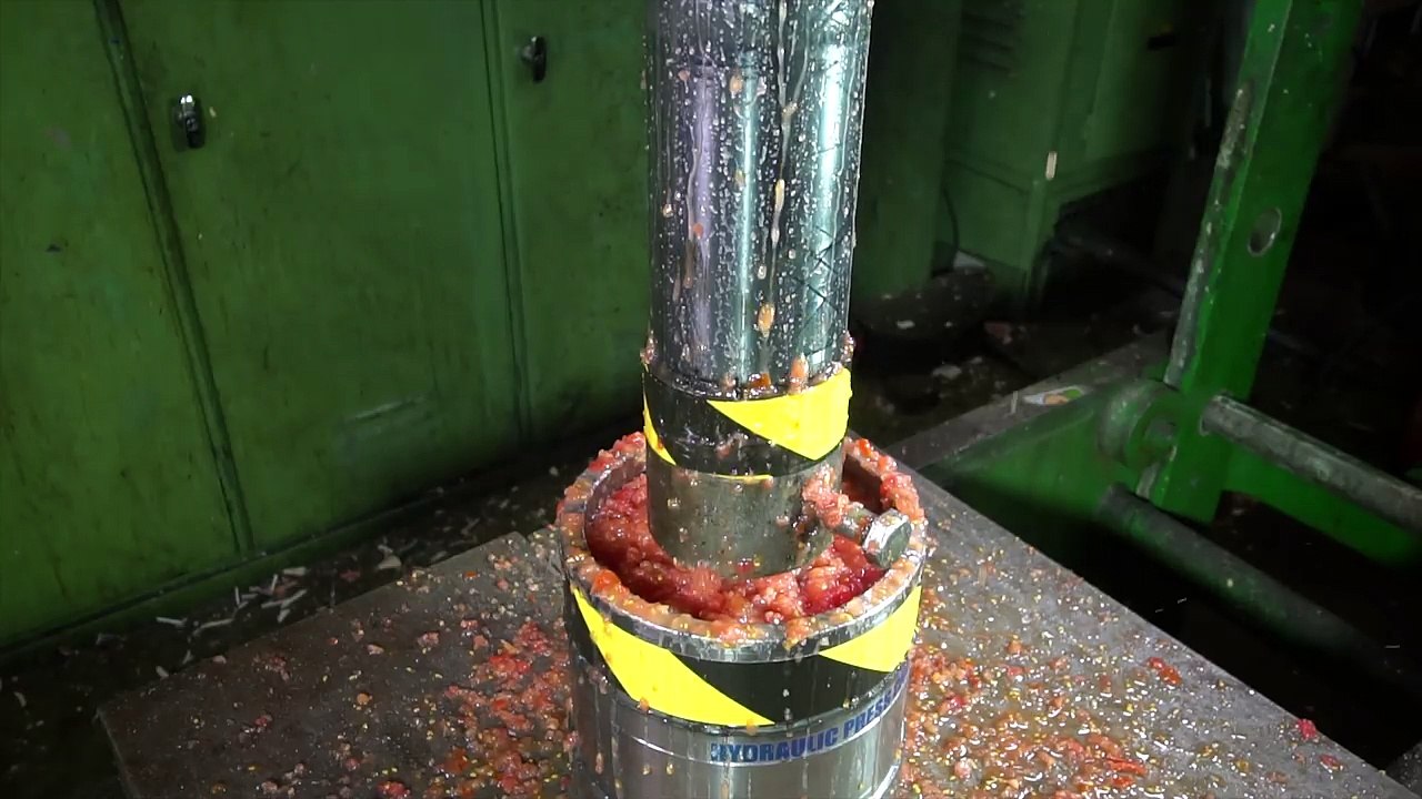 150 Ton Juicer Vs. Fruits and Vegetables