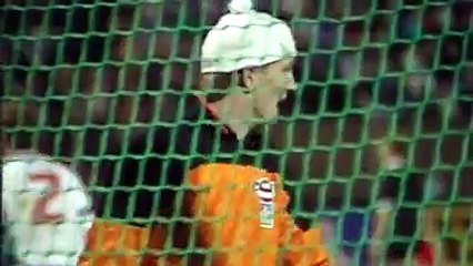 Télécharger la video: It was hardly a vintage Austria team but they still numbered Toni Polster, then at Sevilla, and Andreas Herzog, Atlético's Gerhard Rodax and Andreas Herzog in t