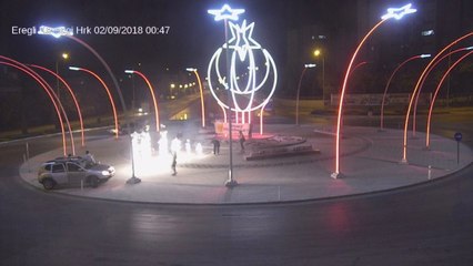 Kavşaktaki Evlilik Teklifi Mobese Kameralarına Yansıdı