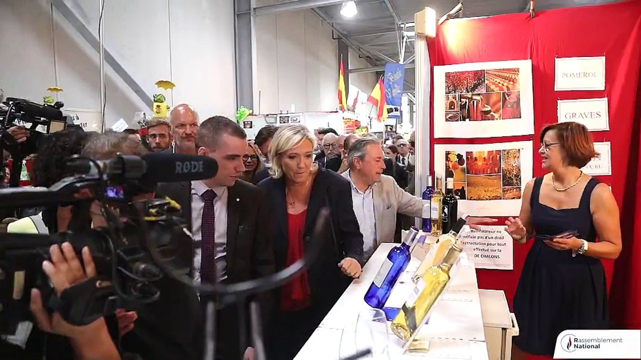Marine Le Pen défend l'agriculture à la foire agricole de Châlons-en-Champagne