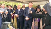 Kültür ve Turizm Bakanı Ersoy, Akdamar Surp Haç Kilisesi'ndeki ayine katıldı (1) - VAN