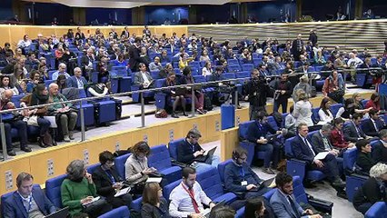 Bruxelas alerta Portugal para incumprimento das metas orçamentais