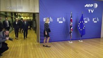 Negociações do Brexit continuam a quatro dias de cúpula crucial