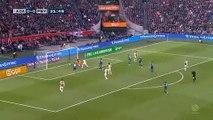 Feyenoord Kalecisi Öyle Bir Hata Yaptı ki!