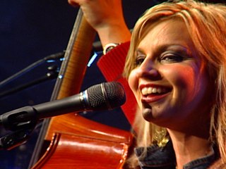 Bill & Gloria Gaither - Friend 'Til The End