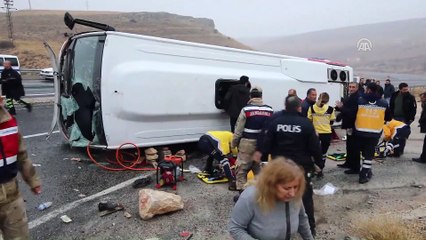 Yolcu midibüsü devrildi: 7 ölü, 15 yaralı - MALATYA