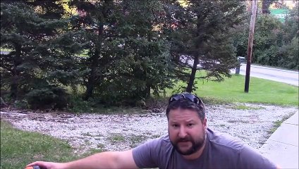 Il montre en vidéo ce que c'est réellement de vivre près d'une voie de chemin de fer