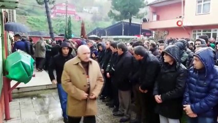 Maden ocağındaki patlamada hayatını kaybeden işçi Hasan Gençtürk son yolculuğuna uğurlanıyor