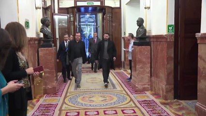 Rufián vuelve a la carga y llama "hooligan, mentiroso e impresentable" a Borrell