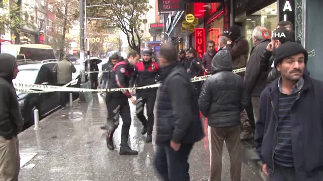 Kağıthane'de Silahlı Soyguncuyu Vatandaşlar Etkisiz Hale Getirdi