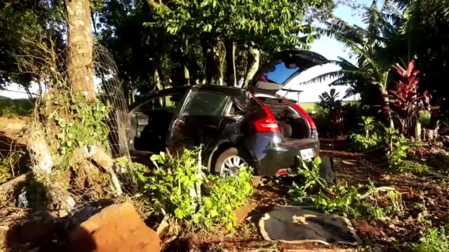 Motorista perde controle e carro invade propriedade às margens da BR-277