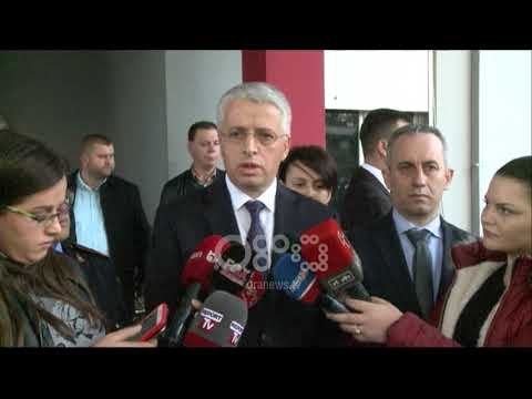 Ora News - Ministri Lleshaj viziton në spital policët e plagosur: Ju na bëni krenarë!