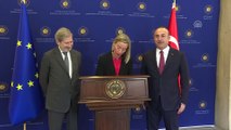 Türkiye-AB Yüksek Düzeyli Siyasi Diyalog Toplantısı - Mogherini ve Hahn, Dışişleri Bakanlığı şeref defterini imzaladı - ANKARA