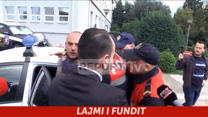 Protestuesi merret nga 'Trauma' dhe shoqërohet, Balliu tenton të ndalojë policët