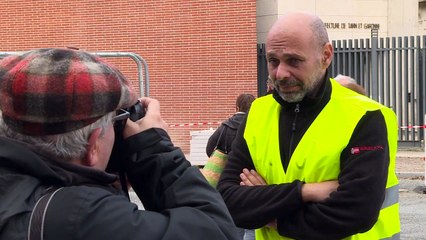 Gilets jaunes: Frank Bulher espère une "marée jaune" à Paris