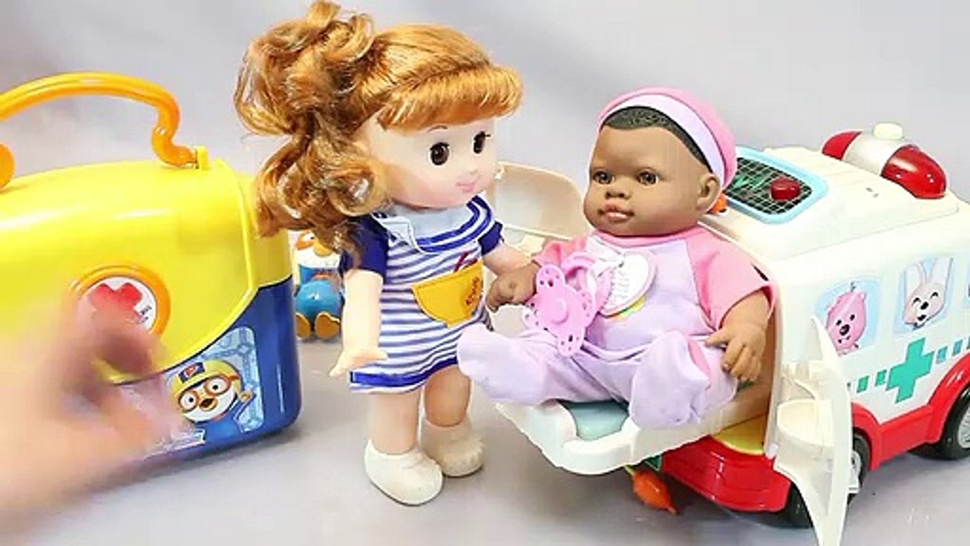 ambulance baby doll doctor pororo toys