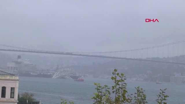İstanbul- Dev Gemi Boğaz'dan Geçiyor