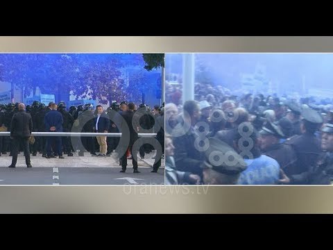 LIVE - Unaza e Madhe / Me kapsolla dhe tymues, protestuesit tentojnë të hyjnë në Parlament