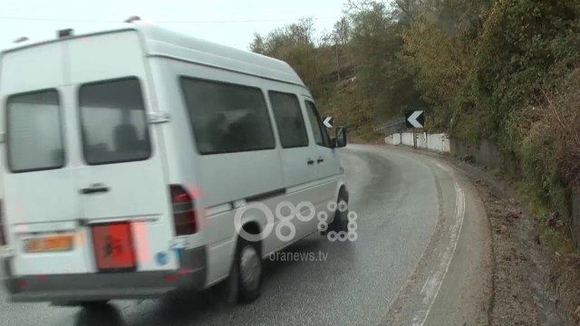 Ora News - Në Qafë Thanë u kapën 570 kg drogë, furgoni në pronësi të një biznesi në Fier