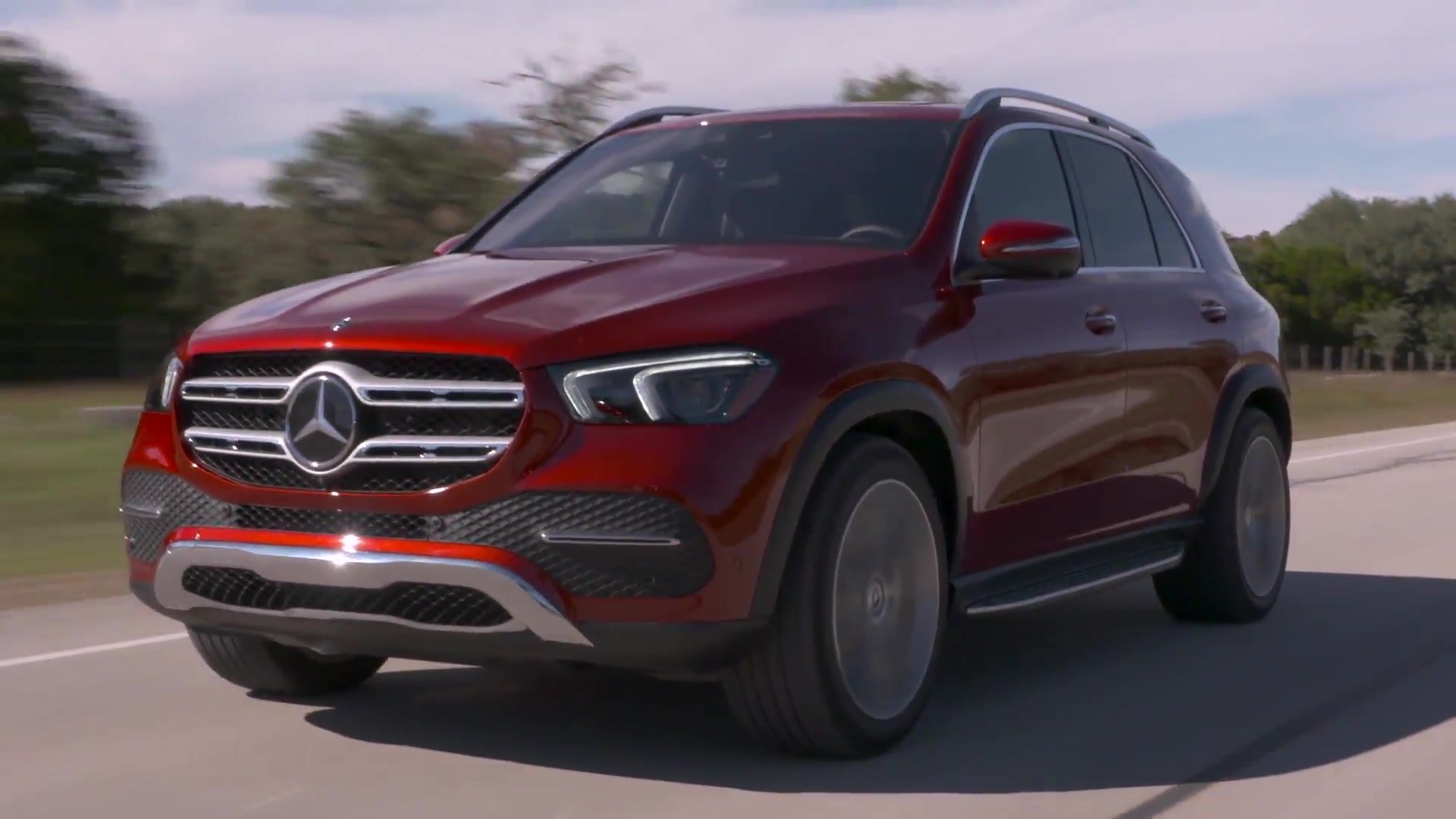 Mercedes Benz Gle 450 4matic In Hyacinth Red Driving Video