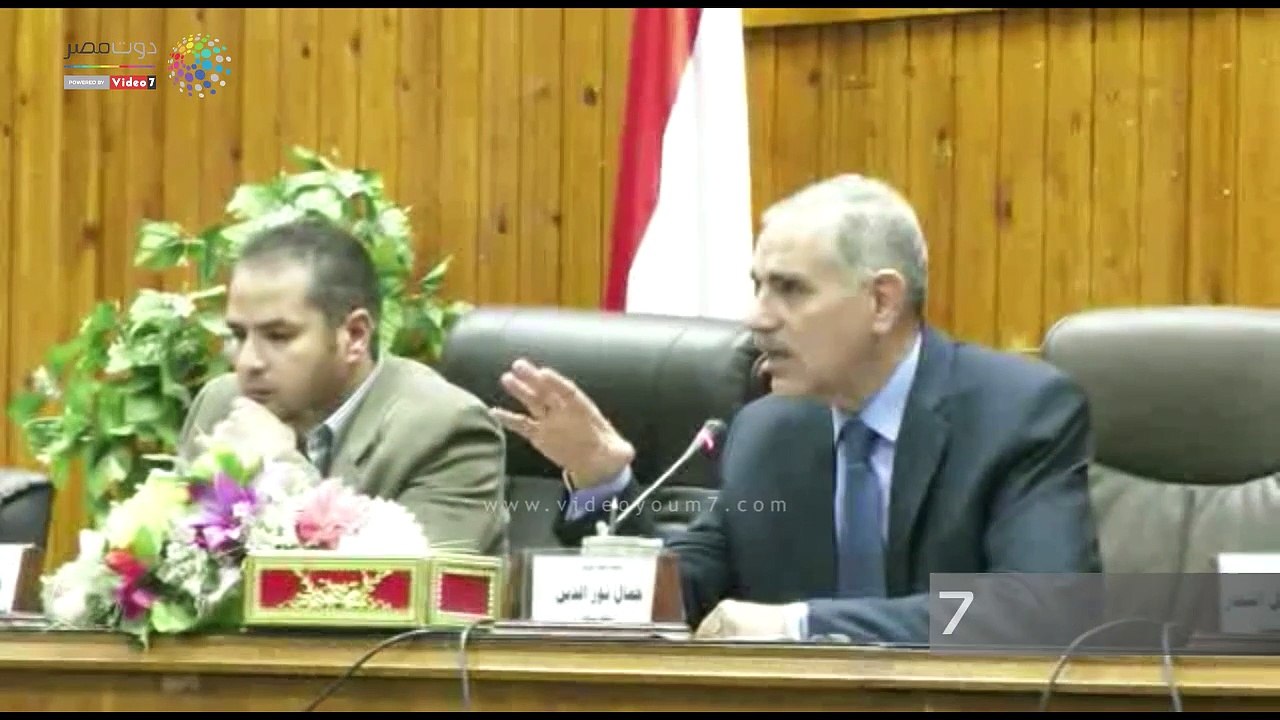 محافظ أسيوط يستمع لشكاوى المواطنين حول نقل الباعة الجائلين