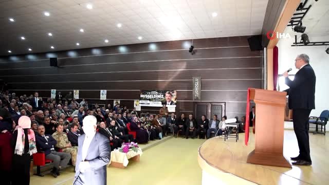 Siyam İkizleri Okudukları Şiirle Duygulandırdı