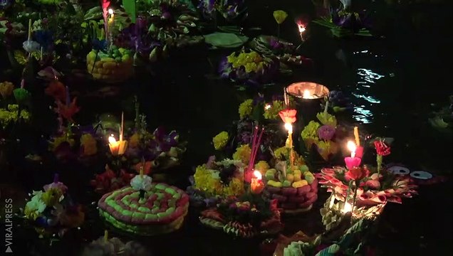 Thailand Loy Krathong Festival In Lumpini Park 2018