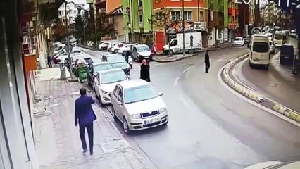 Trafik Kazası Güvenlik Kamerasına Yansıdı