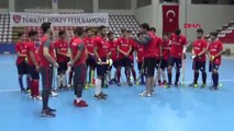 Spor Hokey Milli Takımı'nın Başına İranlı Antrenör Nourani Getirildi