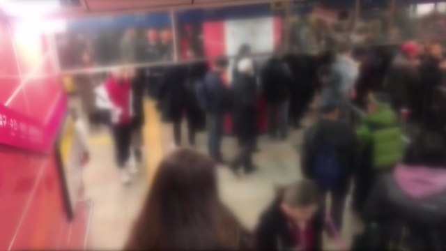 지하철 분당선 열차 고장...1시간 넘게 운행 중단 / YTN