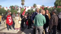 Tunuslu işçiler 'kamuda maaş dondurma planını' protesto etti - TUNUS