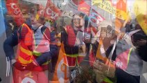 Rassemblemnt des salariés de Pôle Emploi en grève devant l'agence de Nancy Joffre