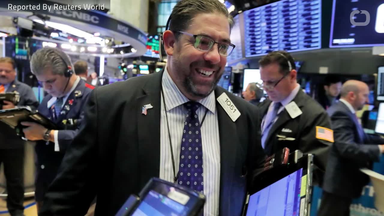 S&P 500 Up With Energy, Tech But Near Day Lows
