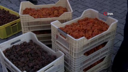 Kayısıda yıl sonu ihracat hedefi 280 milyon dolar