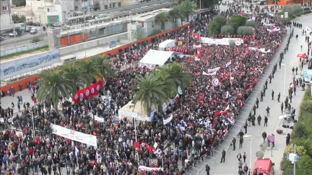 Tunisie : manifestations massives des fonctionnaires contre l'inflation