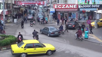 Motosikletle kepenk taşıdılar